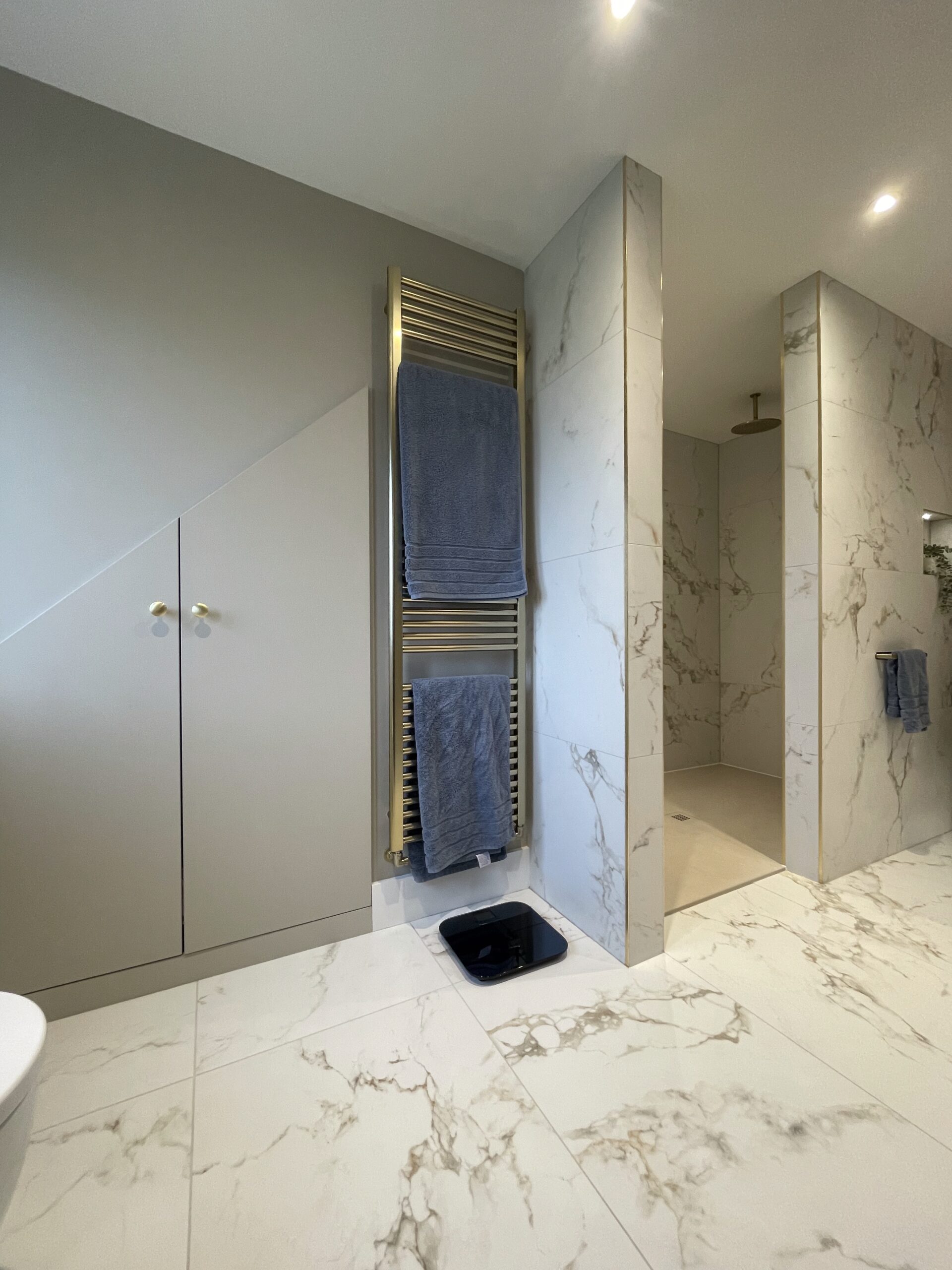 20251022_120305135_iOS