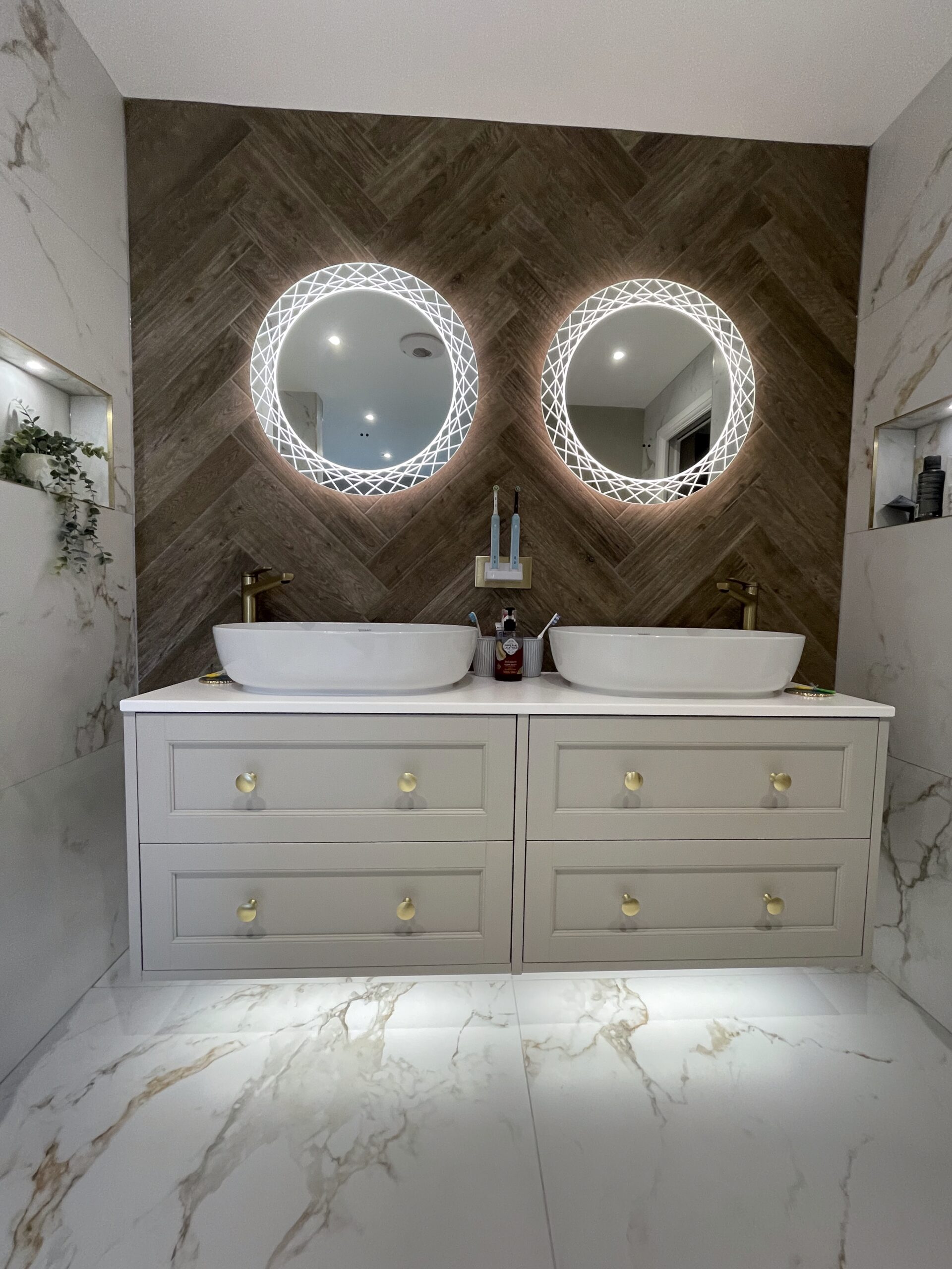 20251022_120340770_iOS