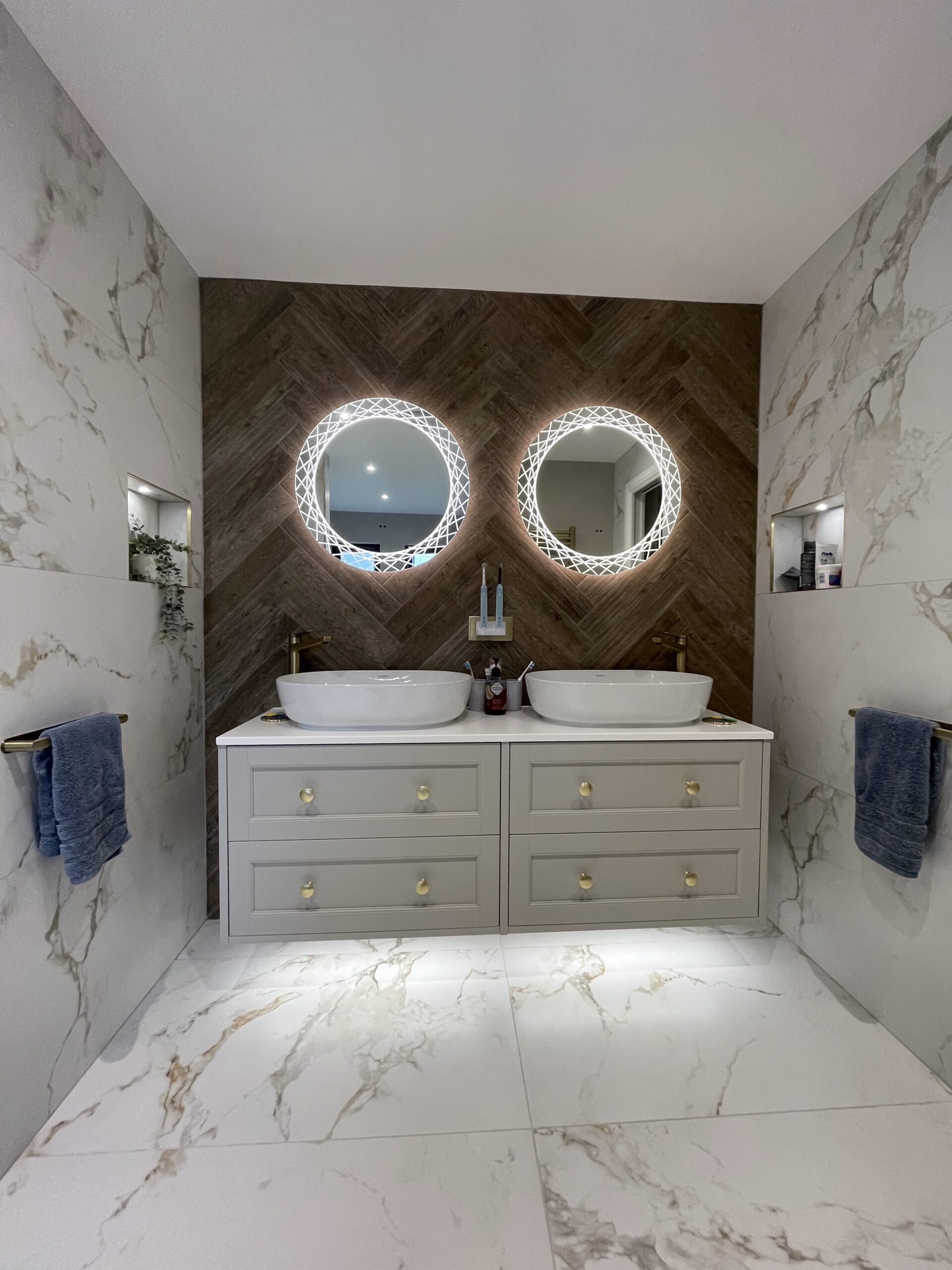 20251022_120347364_iOS